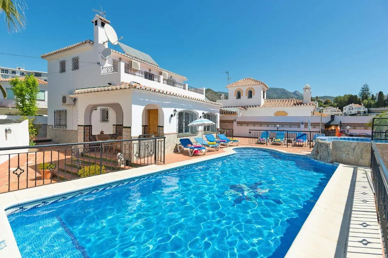 نيرخا Villa Loly
