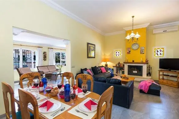 نيرخا Villa Loly